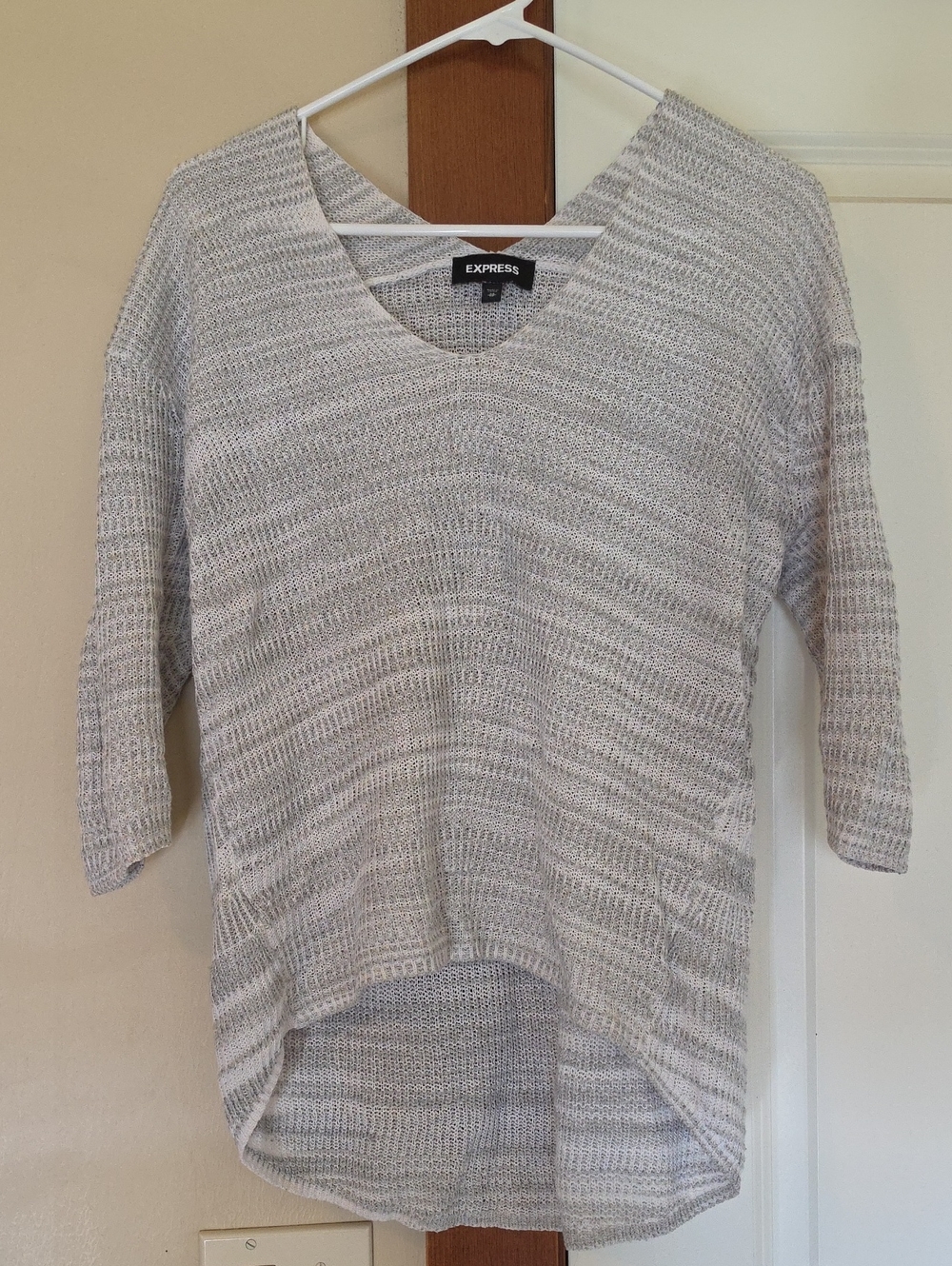 Express Women's Heather Light Gray V-Neck Knit Sweater